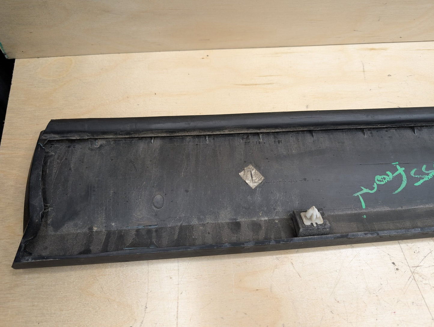 2011-2016 BMW X3 F25 Front Right Passenger Exterior Door Trim Molding 7205780