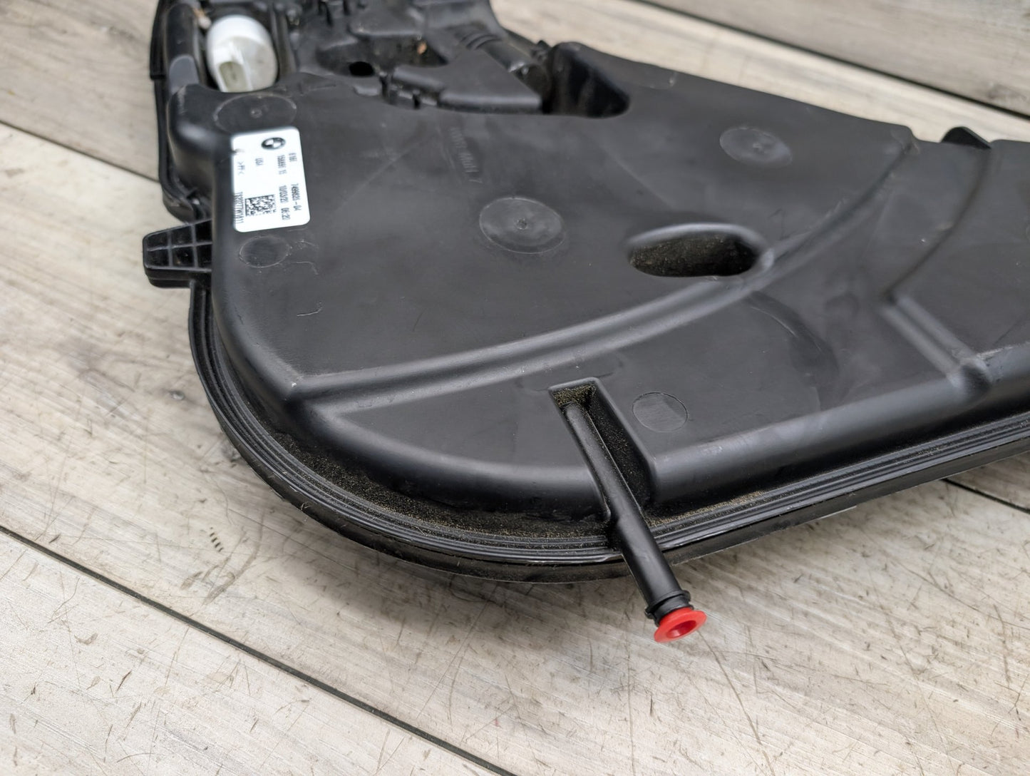 2019-2026 BMW X5 G05 Windshield Reservoir Tank Assembly 7499828