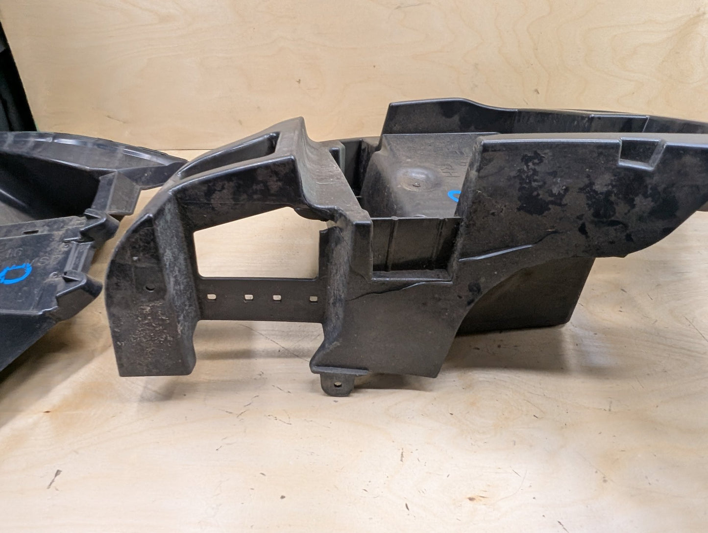 15-19 OEM BMW F16 X6 Rear Right Passenger Bumper Supports Brackets Mounts PAIR