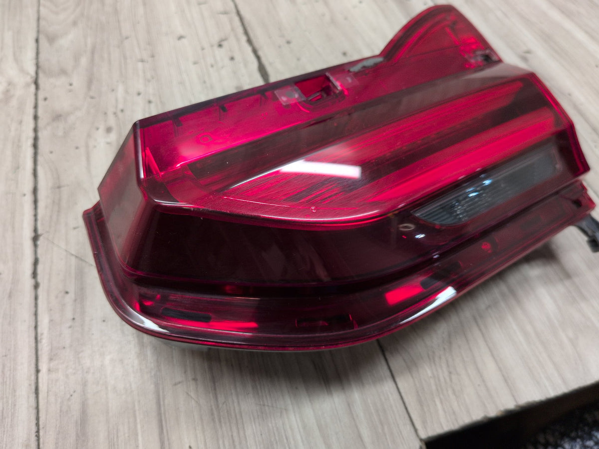 16-19 OEM BMW G11 G12 740 750 M760 Rear Right Passenger Inner Trunk Tail Light