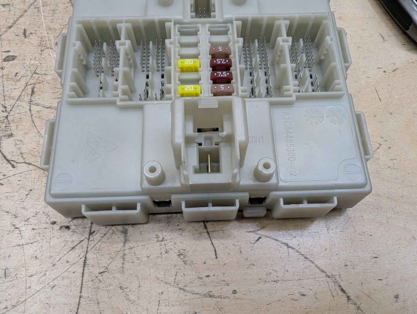 2018-2024 BMW X3 G01 Bdc Body Domain Fem Control Module w/ Key 8715809