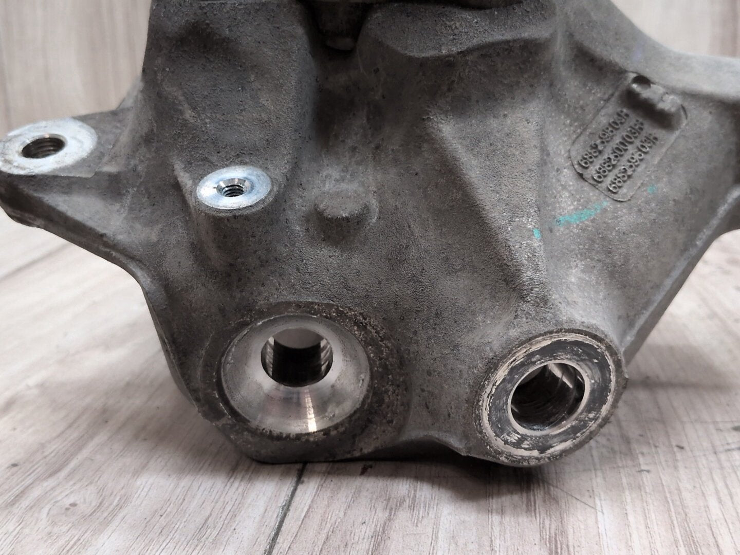 2018-2020 BMW X3 G01 Front Right Passenger Spindle Knuckle w/ Bearing 6882598