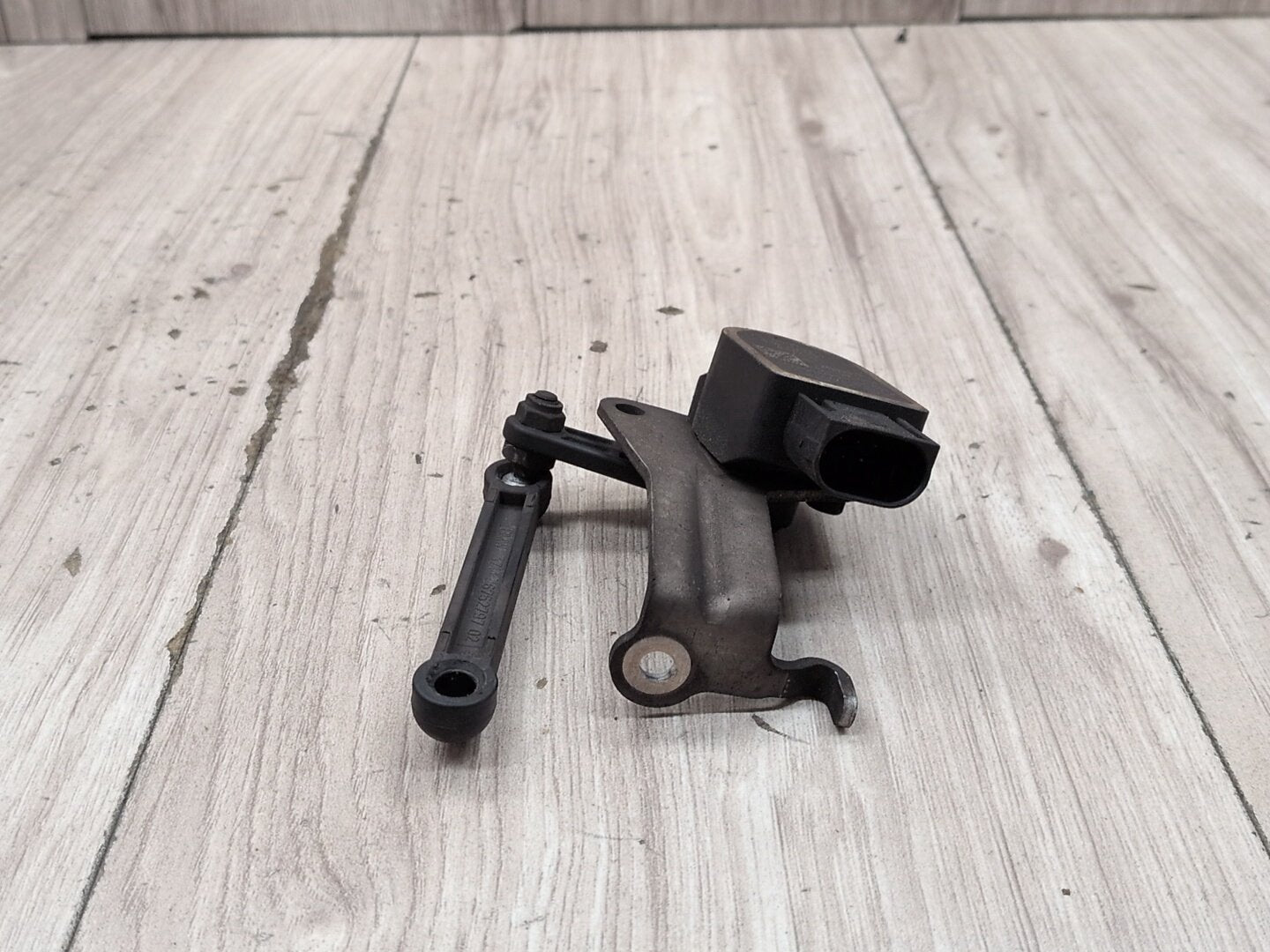 2012-2018 BMW M6 F06 Suspension Height Level Sensor 6861351