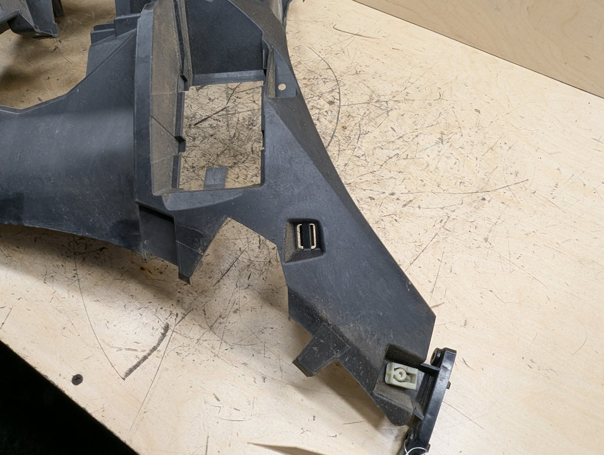 2019-2026 BMW 330i G20 Front Left Driver Fender Bracket 7422247 OEM
