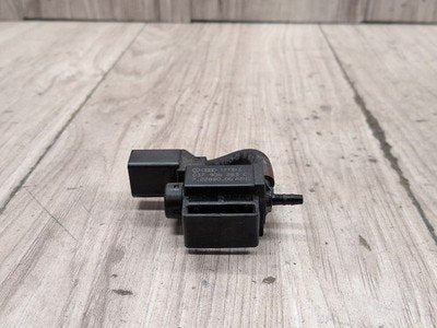 02-26 OEM Audi A4 A5 Q5 S4 S5 SQ5 Vacuum Solenoid Valve 037906283C