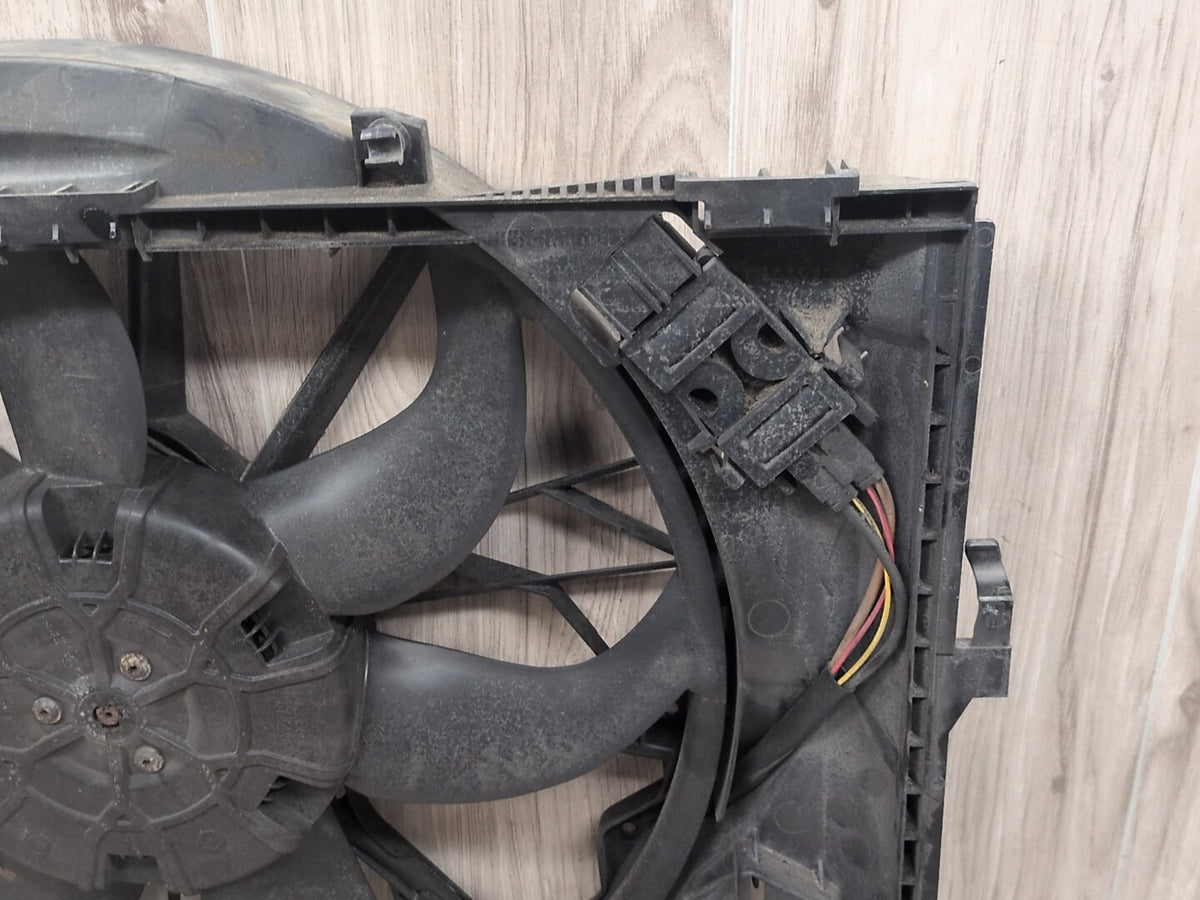 2008-2013 BMW 128i E82 Radiator Fan Shroud Housing w/ Motor 7561713