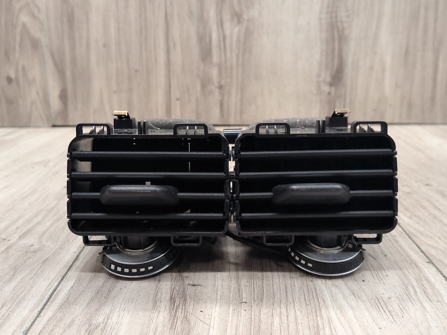 2019 - 2026 BMW X5 G05 Rear Center Console Air Vent Grille 9399966 N63B44M3
