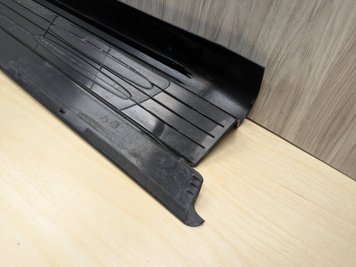 2009-2011 Mercedes-Benz SLK-Class R171 Right Scuff Plate Door Sill A1716800235