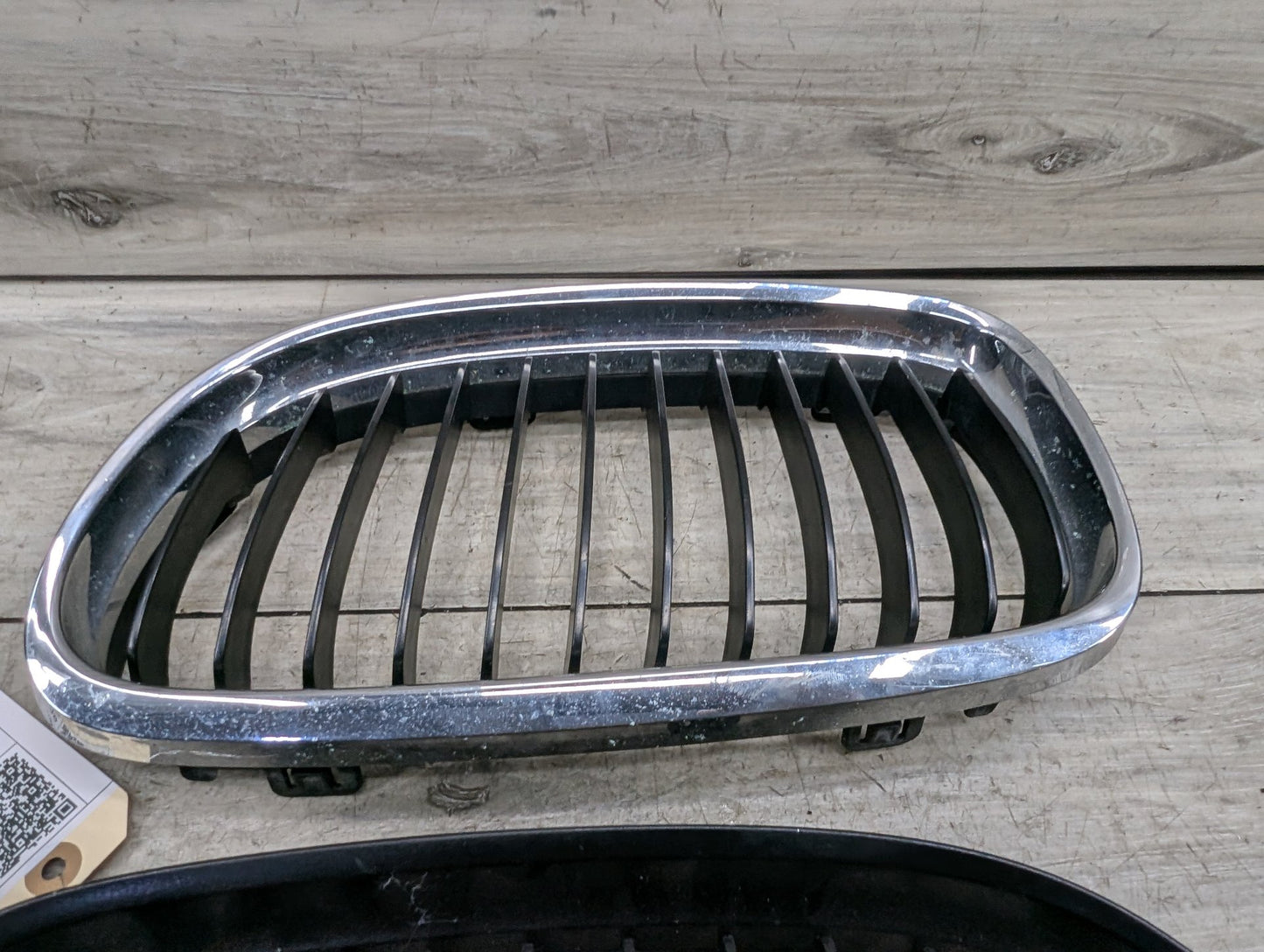 2006-2011 BMW 328i E90 Front Left Right Upper Bumper Cover Kidney Grilles SET 7201967