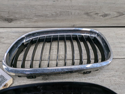 2006-2011 BMW 328i E90 Front Left Right Upper Bumper Cover Kidney Grilles SET 7201967