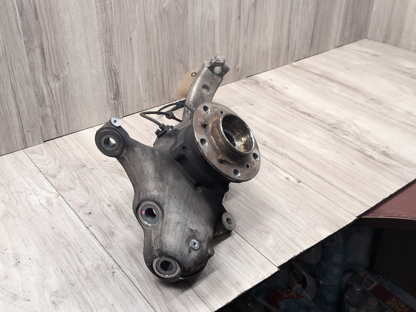 2014 - 2018 BMW X5 F85 Front Left Driver Spindle Knuckle w/ Bearing 6869869 S63B44T2