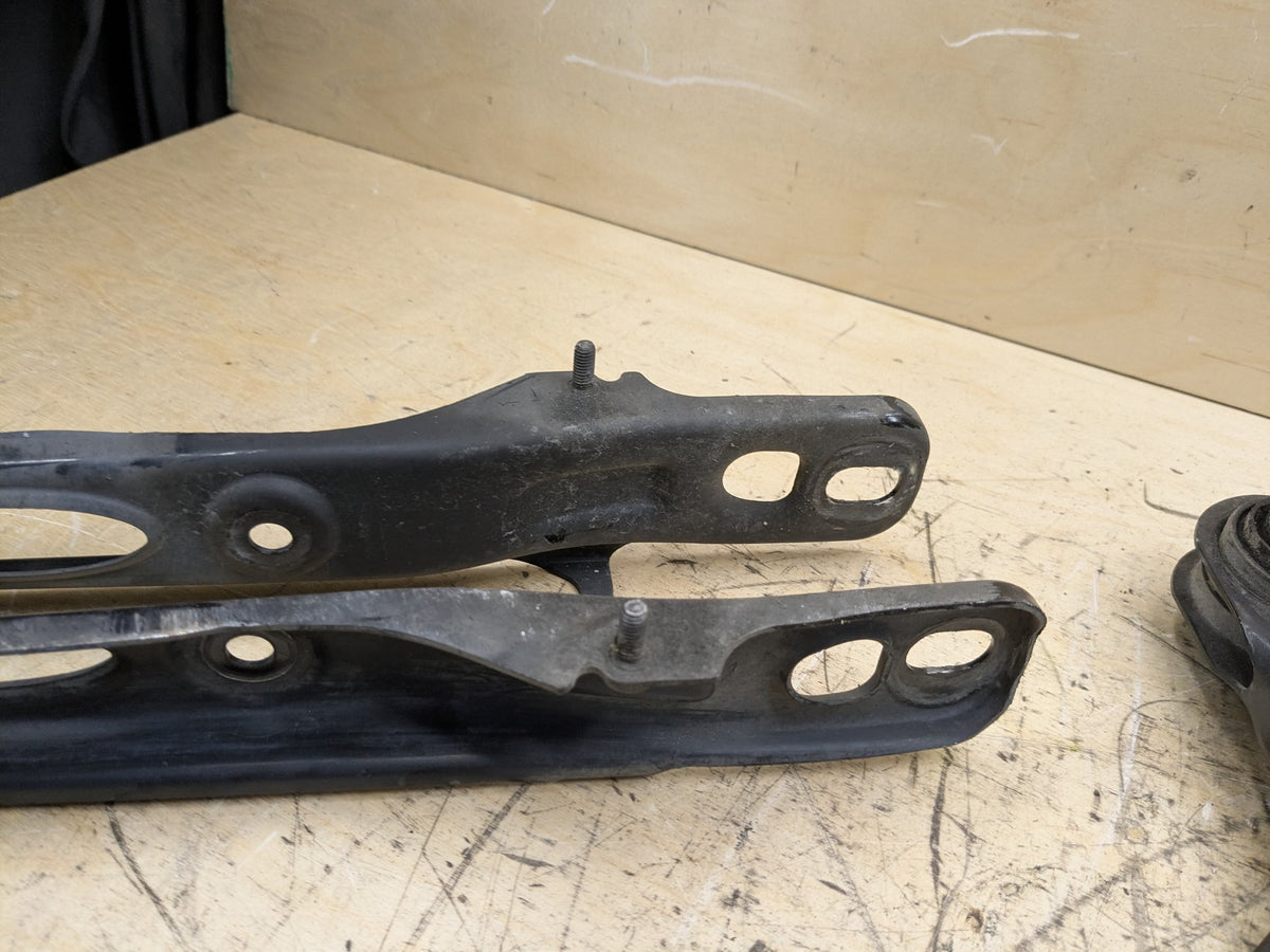 2016-2019 BMW 740i G12 Rear Right Passenger Control Arms SET 6861126