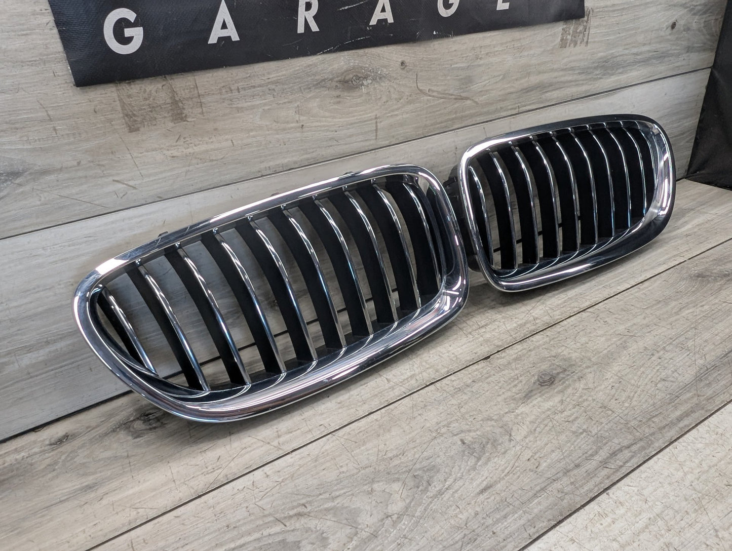 2011 - 2016 BMW 528i F10 Front Left Right Upper Bumper Cover Kidney Grilles SET 7412324 N20B20O0
