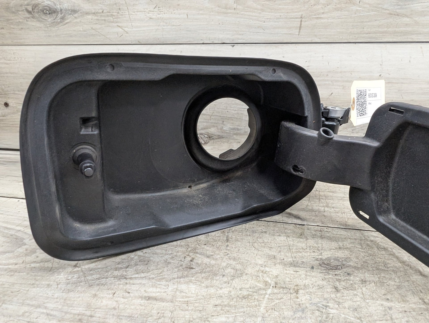 2017-2023 BMW 530i G30 Gas Cover Assembly 7387939
