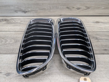 2011 - 2016 BMW 528i F10 Front Left Right Upper Bumper Cover Kidney Grilles SET 7412324 N20B20O0