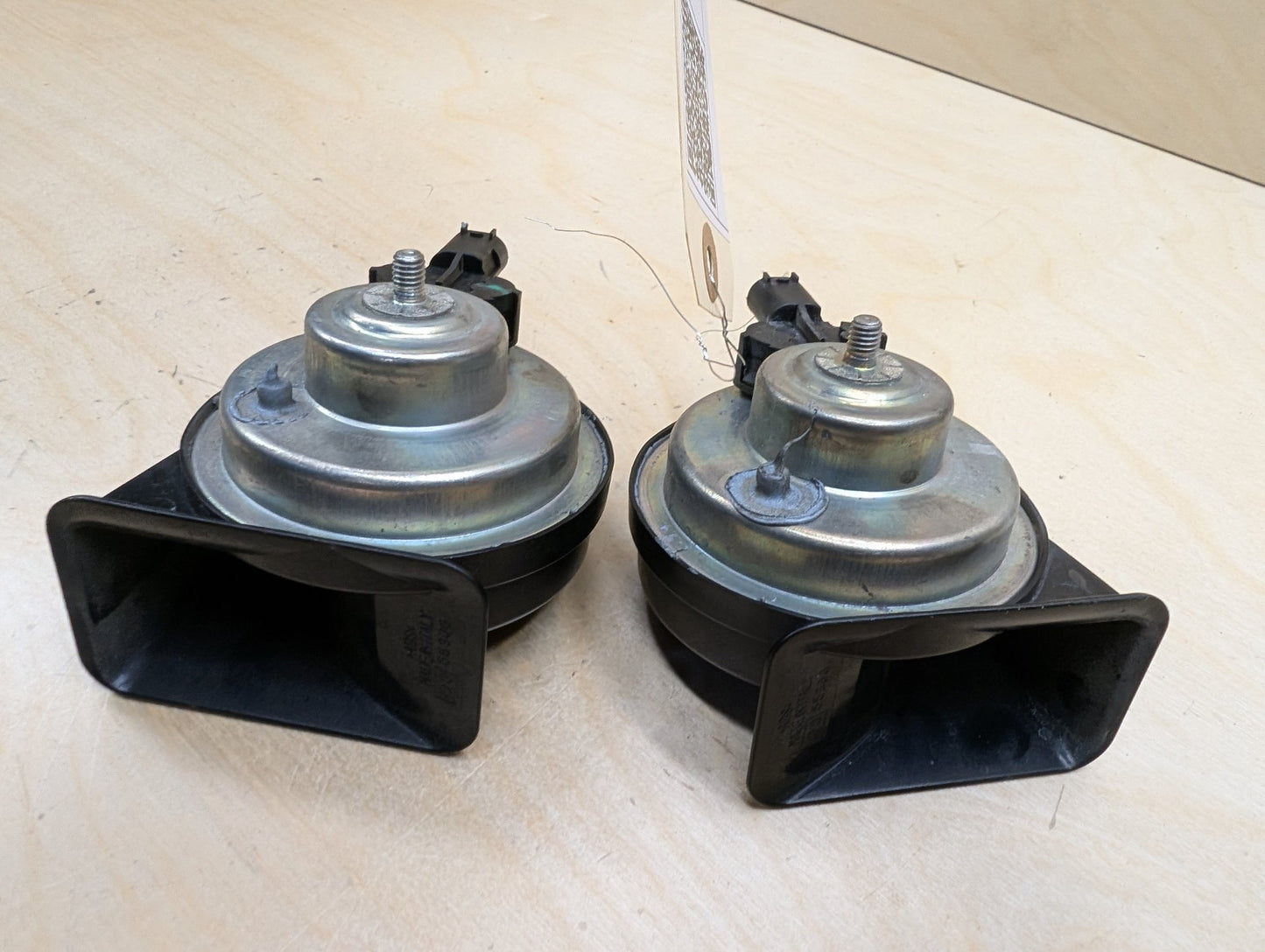 2007-2013 BMW 335i E93 Alarm Horns SET 7159420