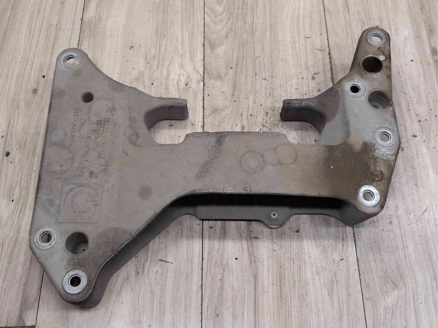 2018-2024 BMW X3 G01 Gearbox Transmission Mount Bracket 9485332