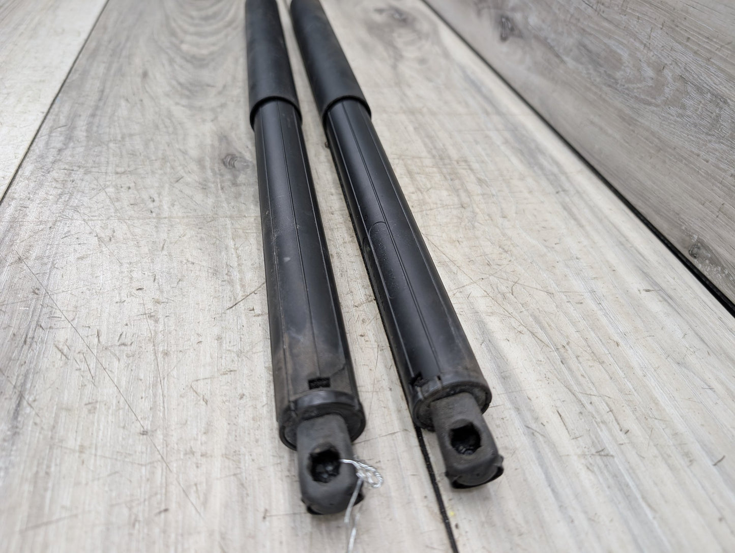 2007 - 2013 BMW X5 E70 Rear Left Right Liftgate Trunk Lid Strut Shock Supports SET  N62B48B