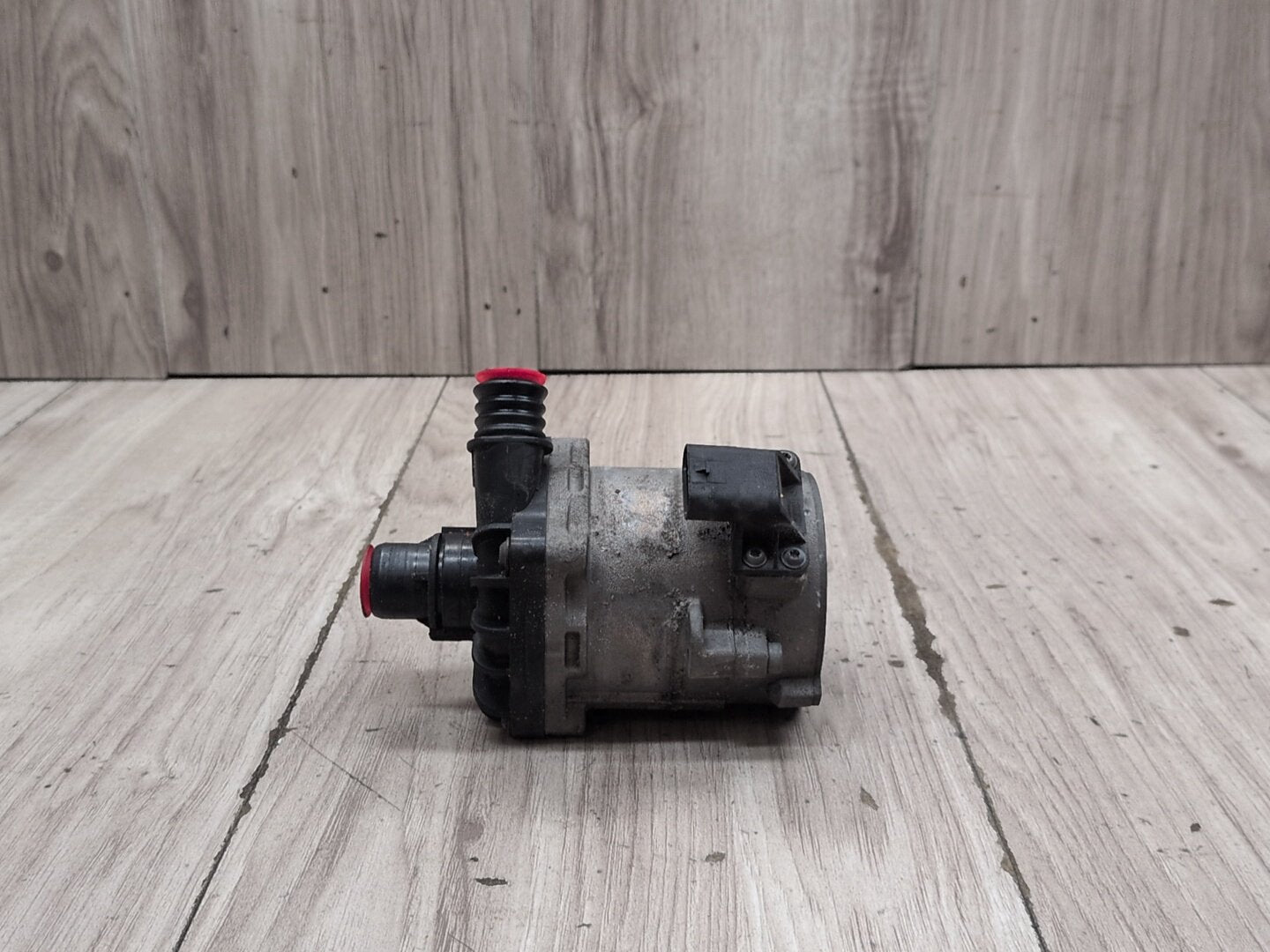 OEM BMW M5 M6 F10 F06 F12 F13 Radiator Auxiliary Water Pump S63 Engine