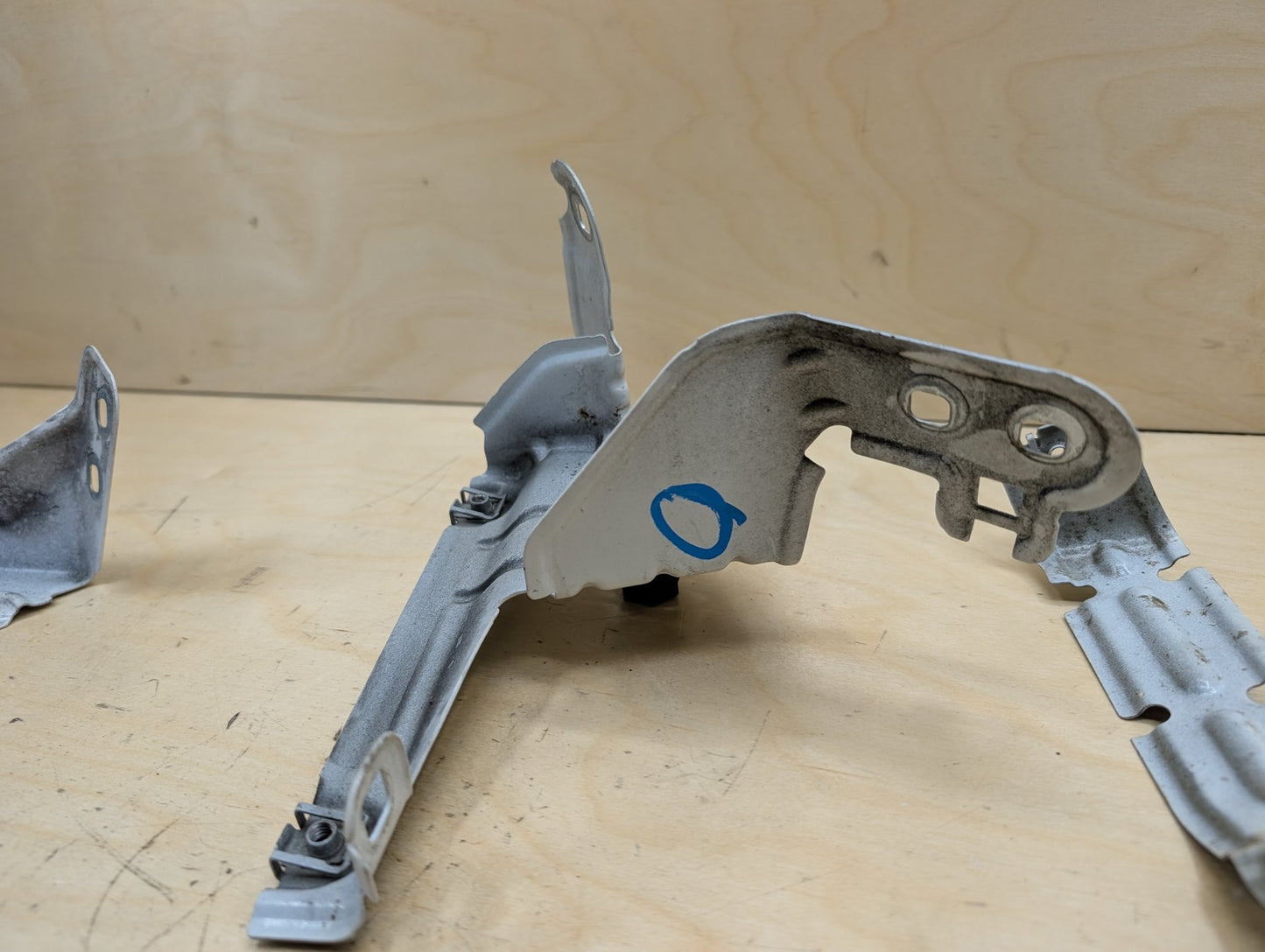 2011-2016 BMW X3 F25 Front Left Driver Fender Brackets SET 7267327