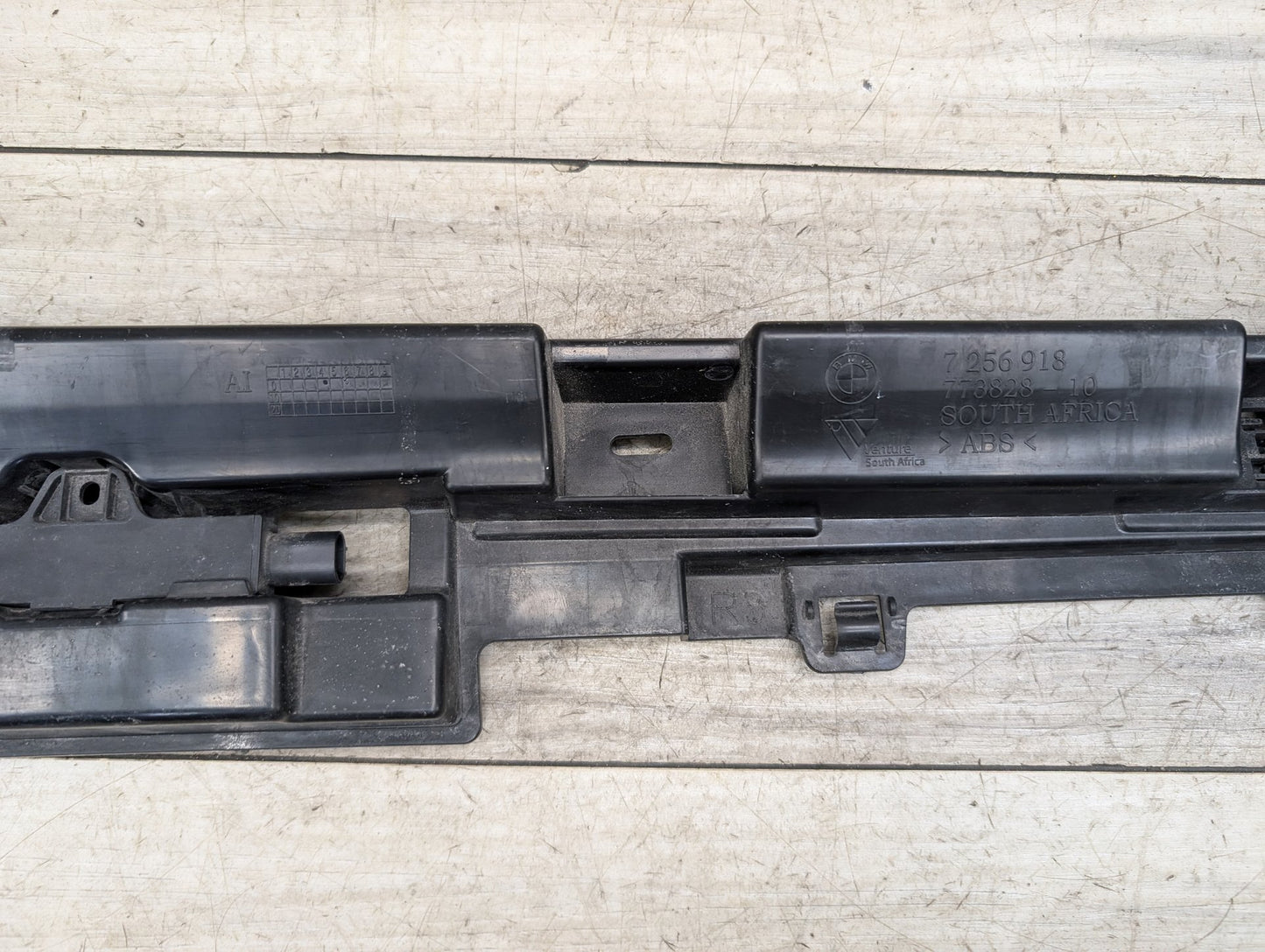 2012-2018 BMW 340i F30 Right Passenger Side Skirt Rocker Panel Bracket 7256918