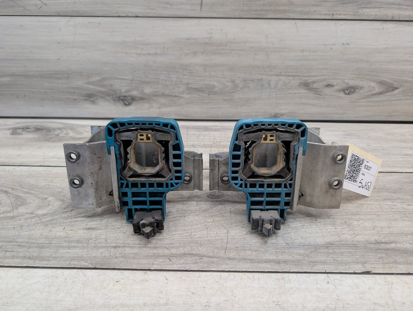 OEM BMW F90 F93 G11 G12 G16 G30 M5 Radiator Mount Support Bracket Left Right SET