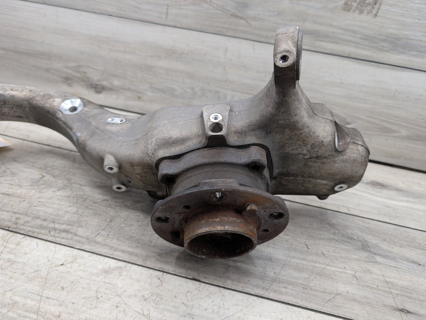 OEM BMW E70 F15 F16 F85 X5 X6 Front Passenger Right Spindle Hub Carrier Knuckle
