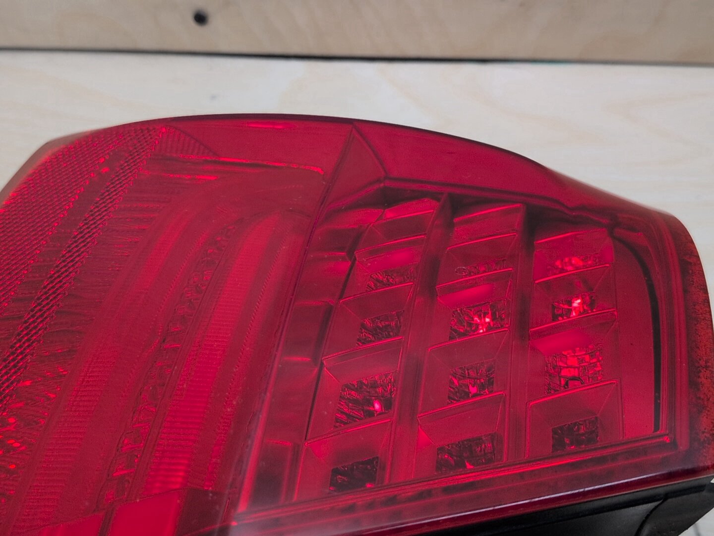 09-11 OEM BMW E90 328 335 M3 LCI Rear Left Driver Side Outer Tail Light