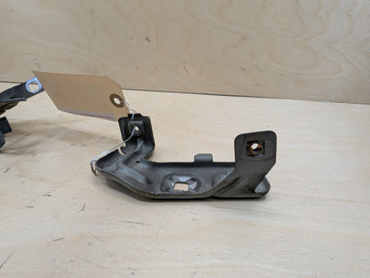 15-20 OEM BMW F80 F82 F83 M3 M4 Left Driver Fender Bracket Mount Carrier SET