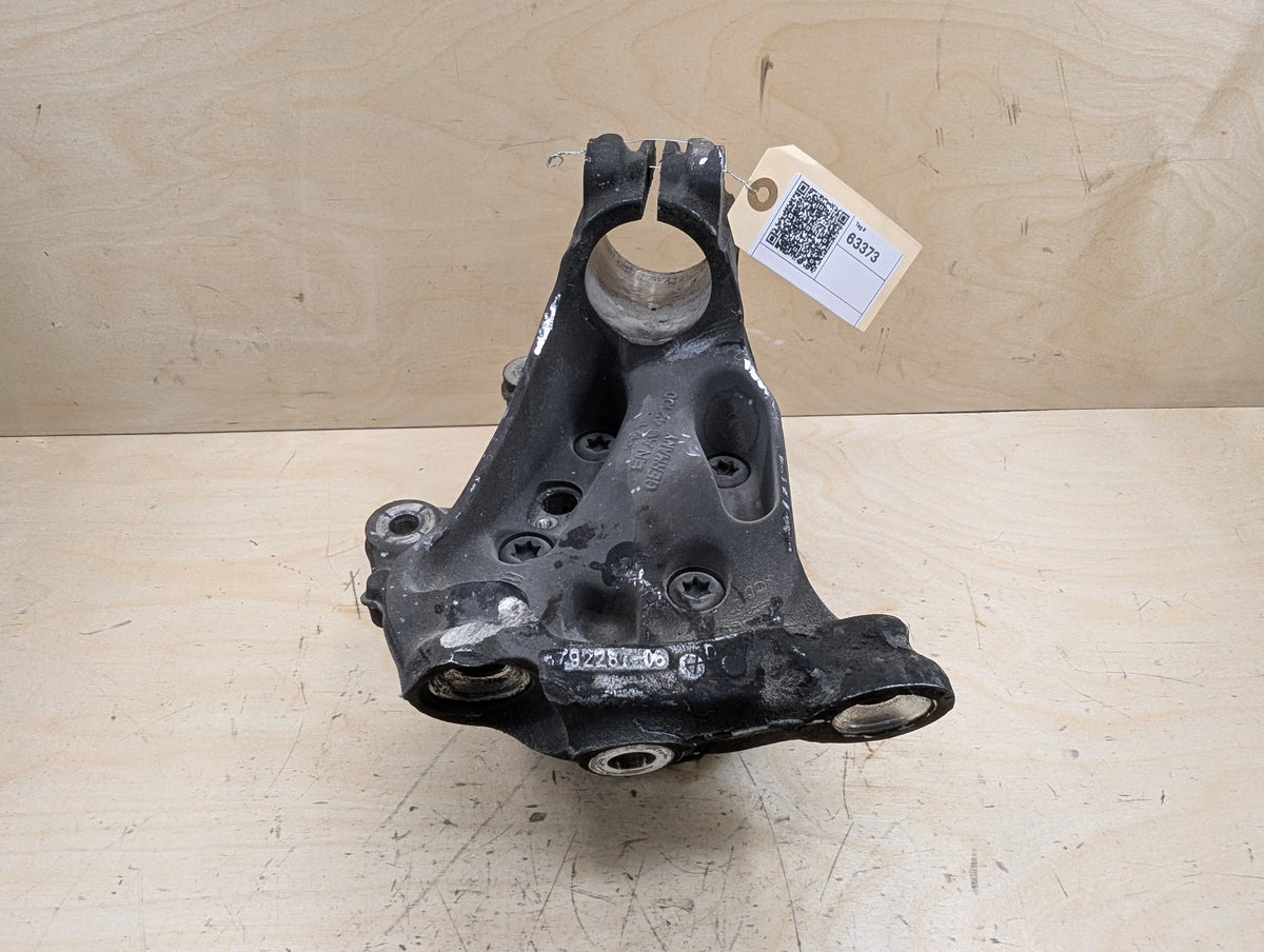 2012-2018 BMW 320i F30 Front Left Driver Spindle Knuckle w/ Bearing 6792287