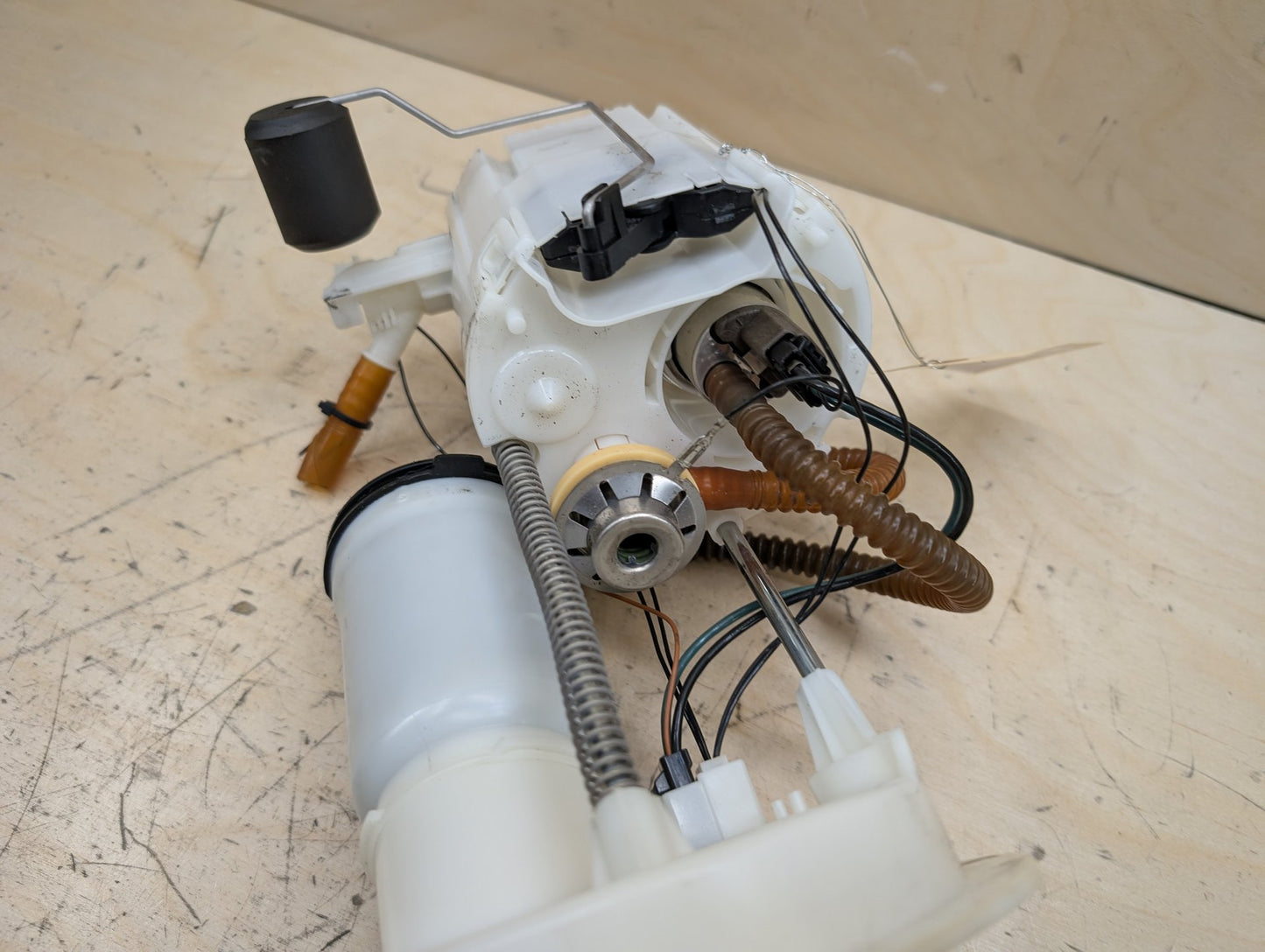 2012-2018 BMW 320i F30 Fuel Gas Tank Sending Unit Assembly 7243975