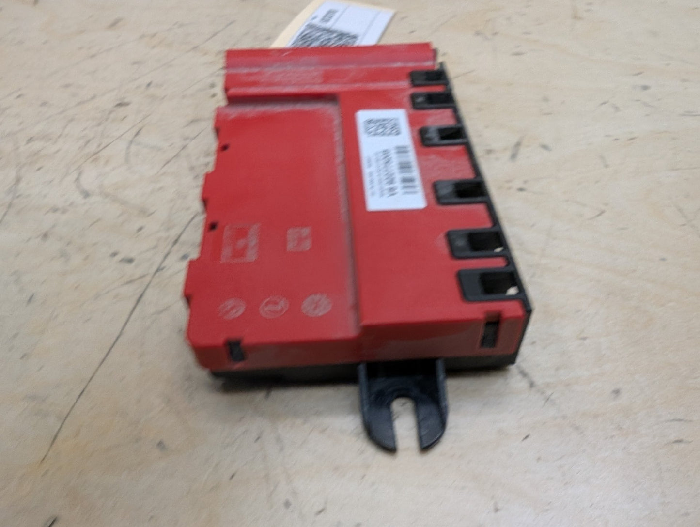 OEM BMW F22 F30 F32 F36 F80 F82 Positive Battery Distributor B+ Power Fuse Box