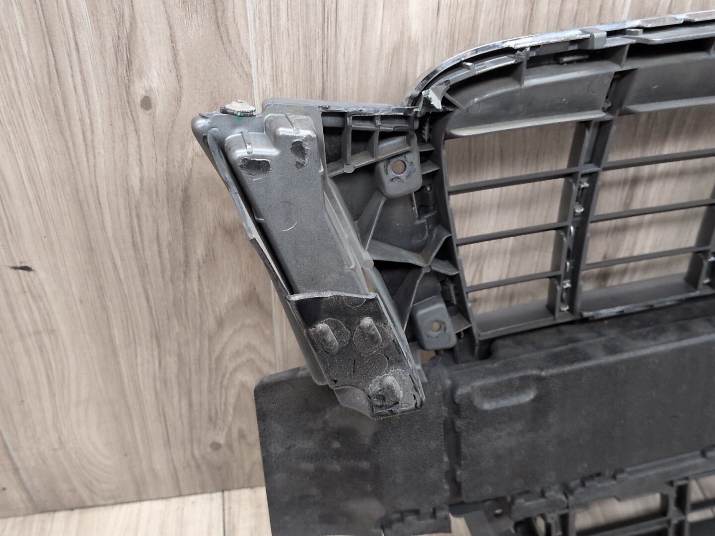 2008-2017 Audi S5 8T Front Middle Center Bumper Cover Grille 8T0853651F