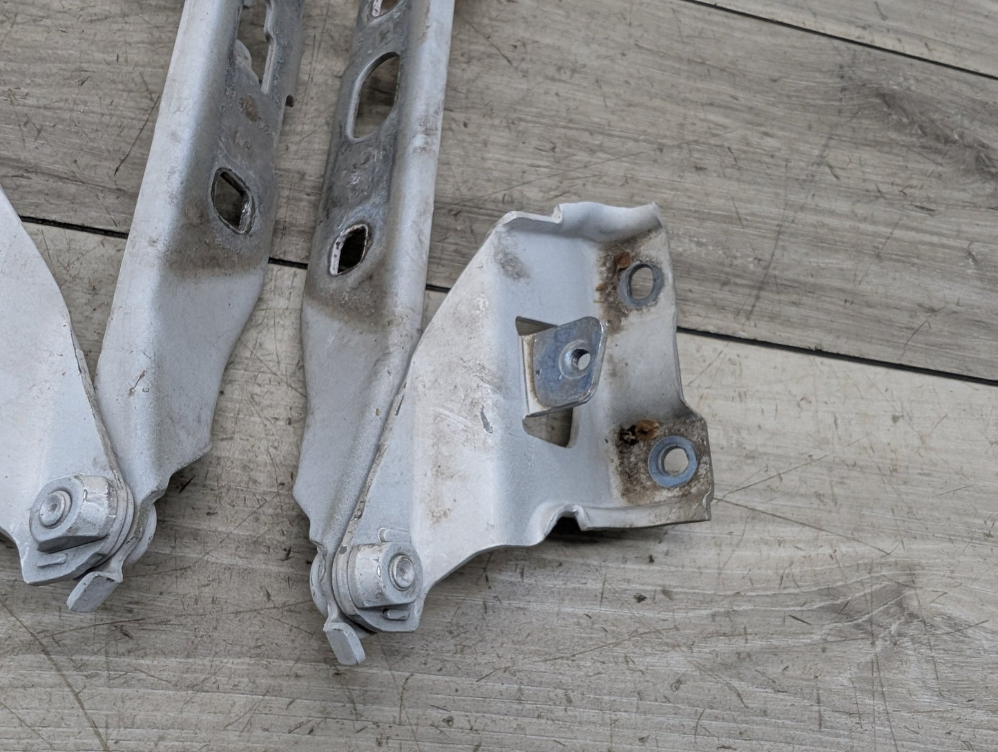 2008 - 2017 Audi S5 8T Hood Bonnet Hinges SET 8T0823301E