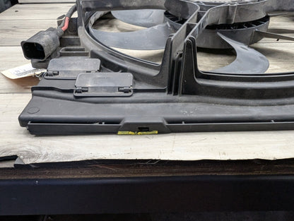 2007 - 2013 BMW X5 E70 Radiator Fan Shroud Housing w/ Motor 7533558 N62B48B