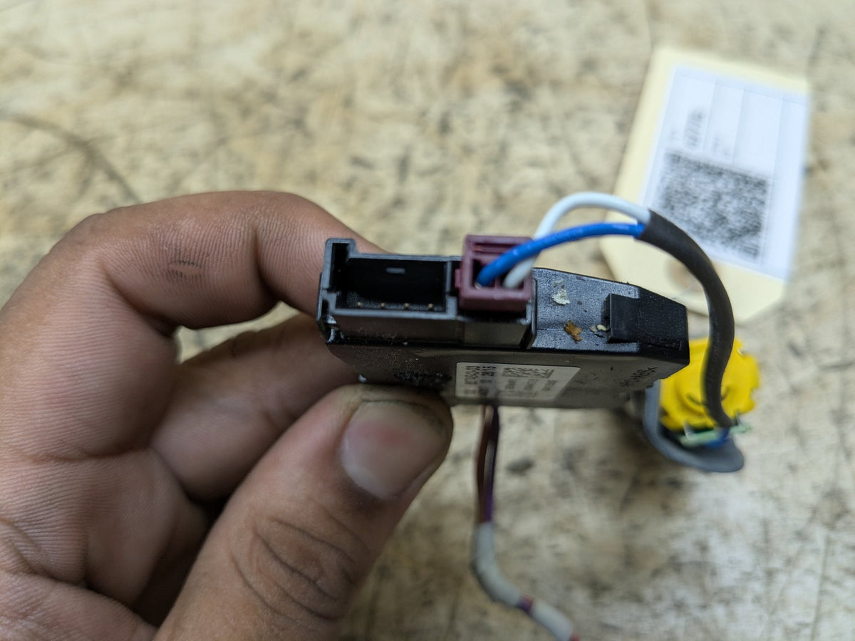 16-19 OEM BMW F90 G11 G12 740 750 Steering Wheel Touch Detection Control Module
