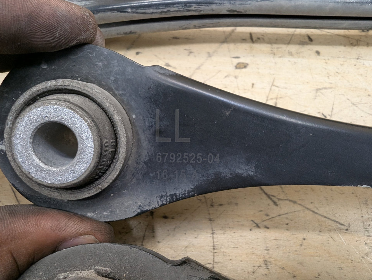 2012-2018 BMW 320i F30 Rear Right Passenger Control Arms SET 6792540