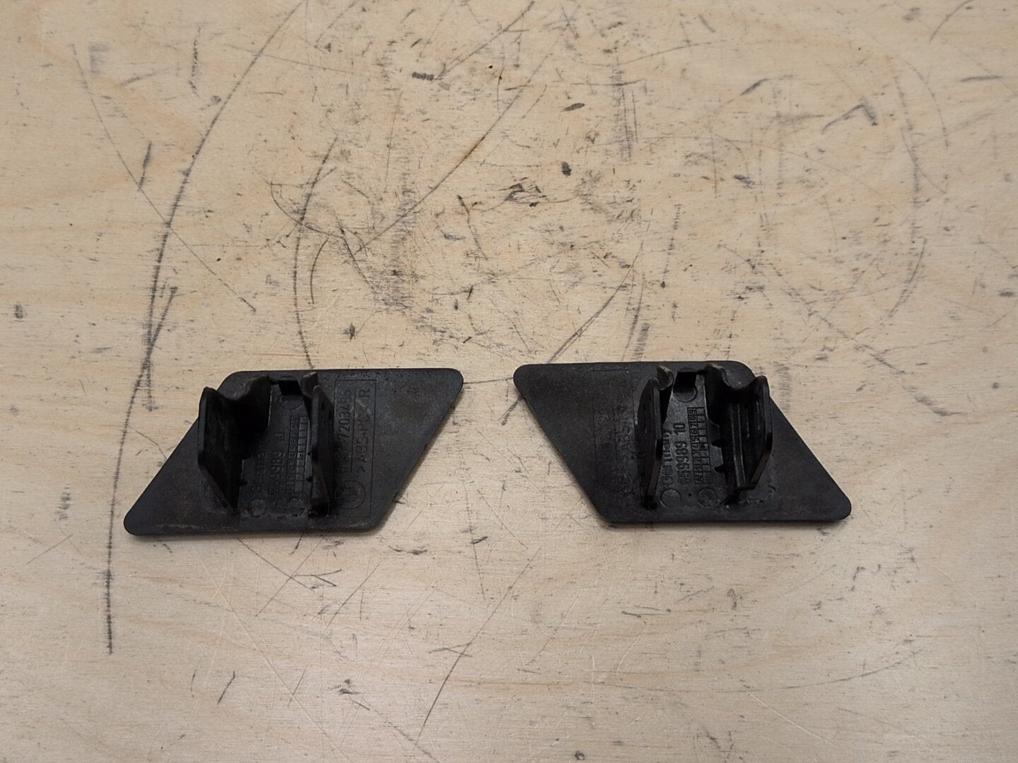OEM BMW E90 LCI Front Left Right Bumper Headlight Washer Nozzle Cap Cover PAIR