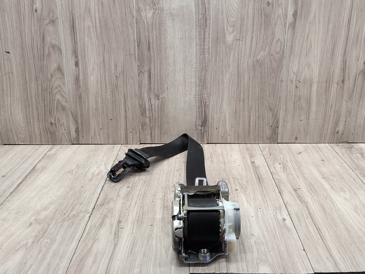 2015-2018 Audi Q3 8U Front Left Driver Seatbelt Seat Belt Retractor 8U0857705F