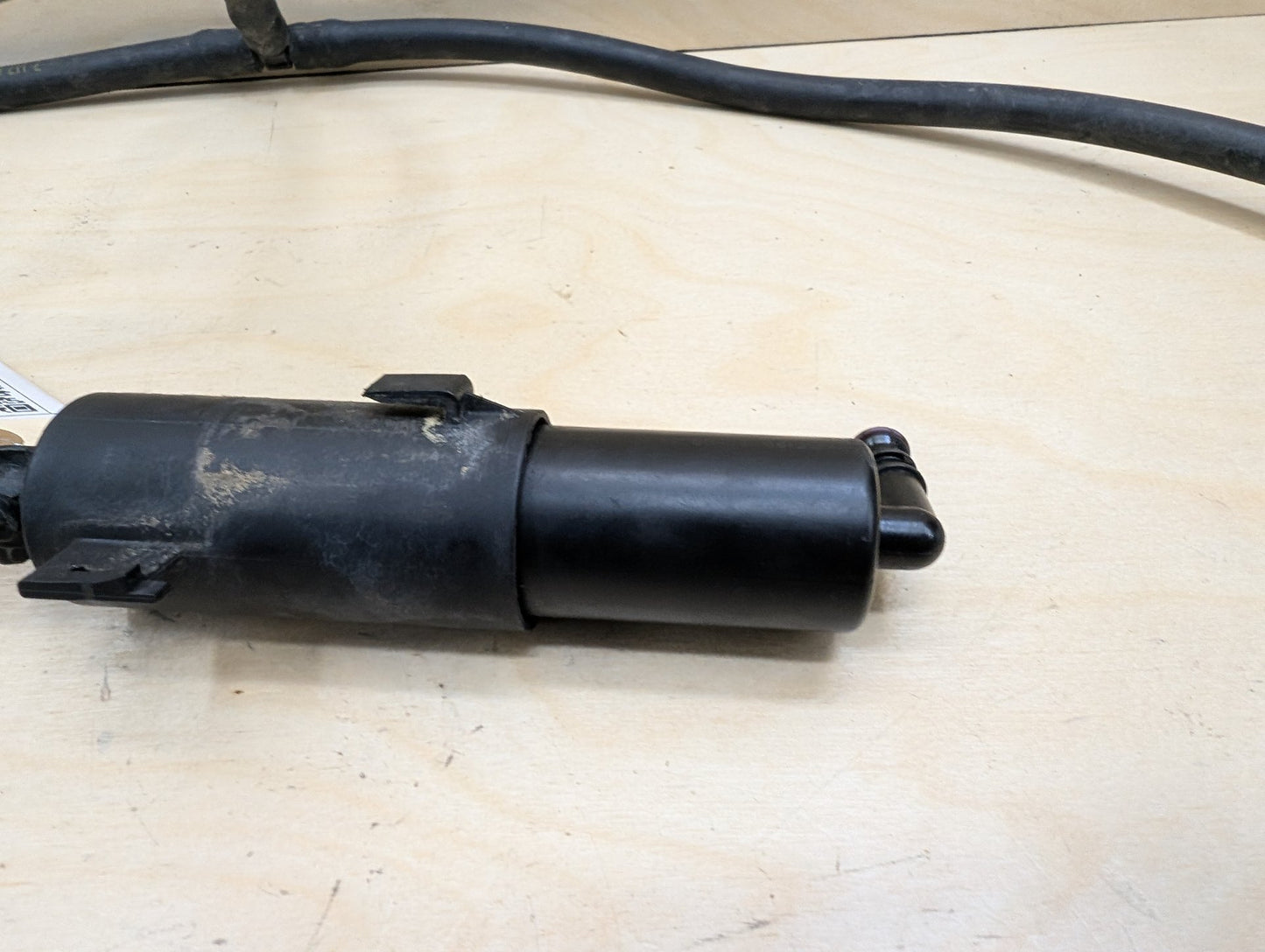 OEM BMW E90 E92 E93 328 335 Front Left Right Headlight Washer Spray Nozzle Jet