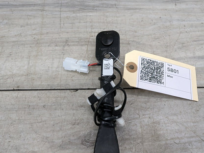 OEM BMW G11 G12 G30 G32 Front Right or Left Seatbelt Seat Belt Buckle BEIGE