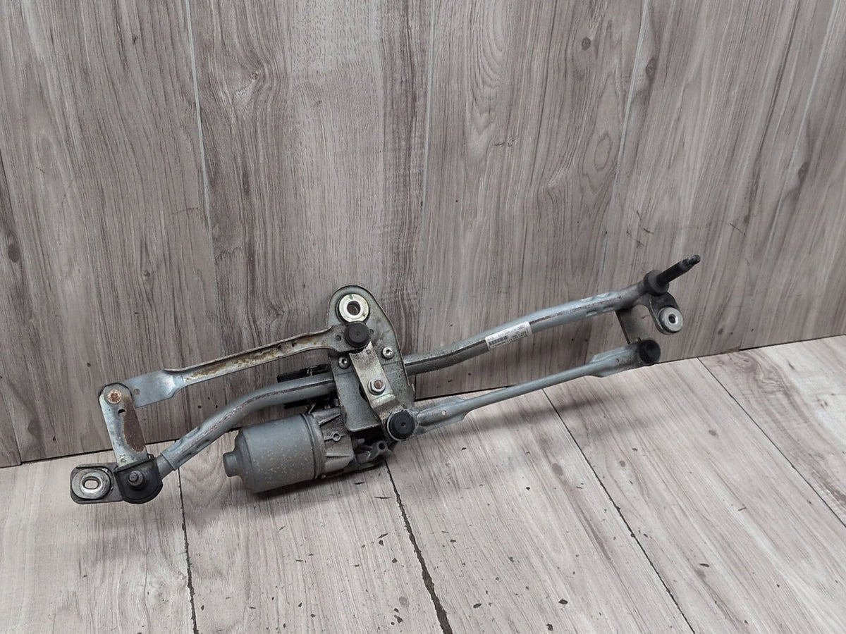 15-18 OEM Audi Q3 8U Front Windshield Wiper Linkage Motor 8U1955023
