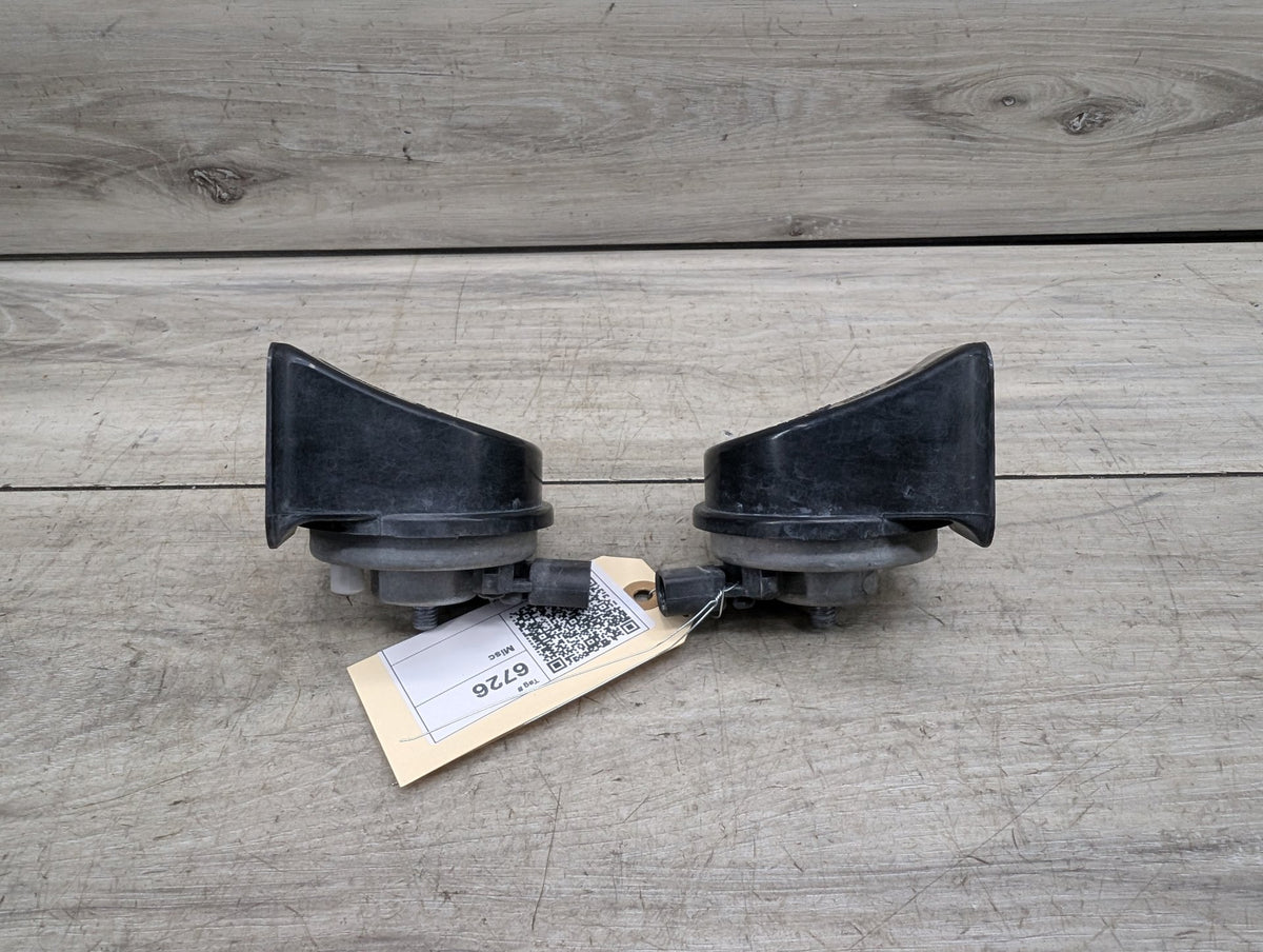 2009-2015 BMW 750Li F02 Alarm Horns SET 7284482 OEM