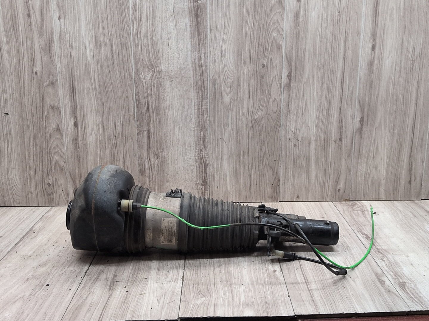 16-21 OEM BMW G12 750 AWD Front Left Driver Air Suspension Strut Shock