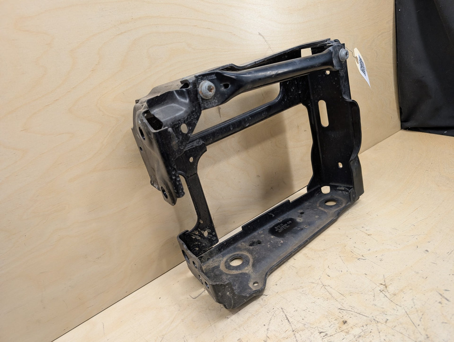 OEM BMW G01 G02 F97 X3 X4 Front Right Passenger Radiator Reinforcement Bracket