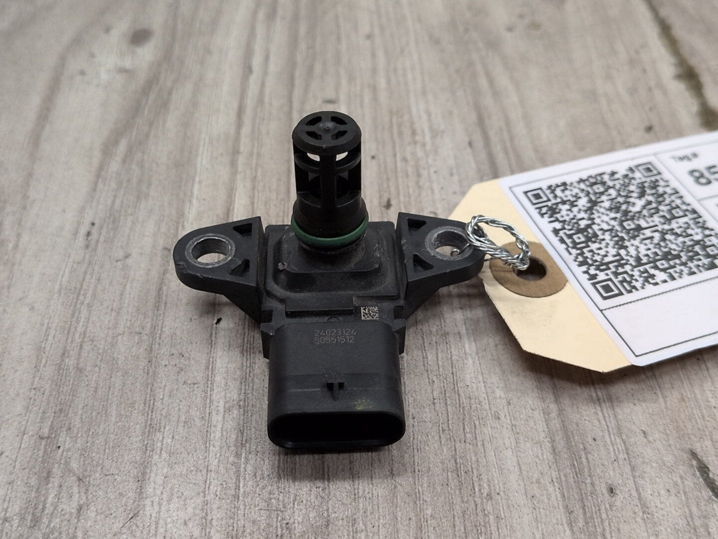 2013 - 2019 BMW 750i F01 Manifold Absolute Pressure (MAP) Sensor 7599042 N63B44O1