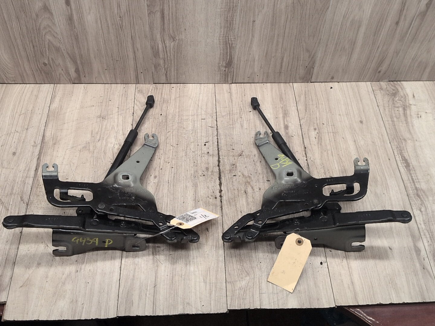 2014 - 2018 BMW X5 F85 Hood Bonnet Hinges SET 7294530 S63B44T2