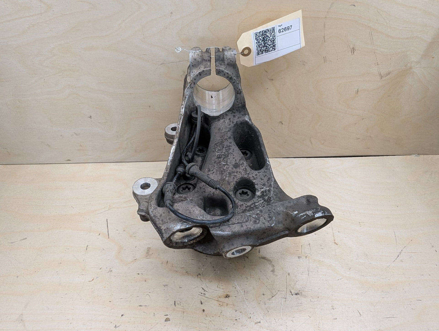 12-18 OEM BMW F30 F31 Sedan RWD Front Left Hub Knuckle Wheel Bearing Carrier