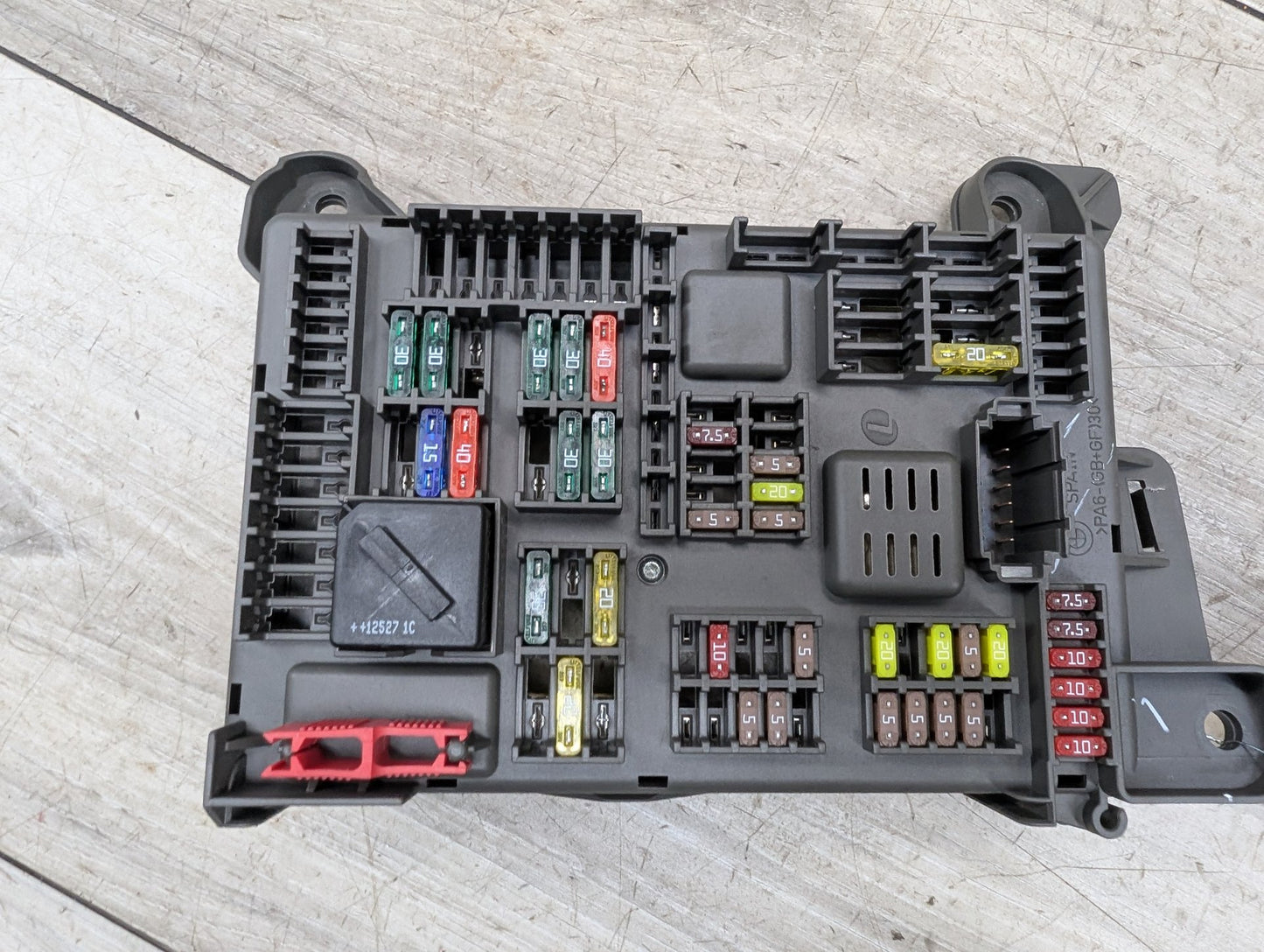 2007-2013 BMW X5 E70 Rear Power Distribution Fuse Box 6931687