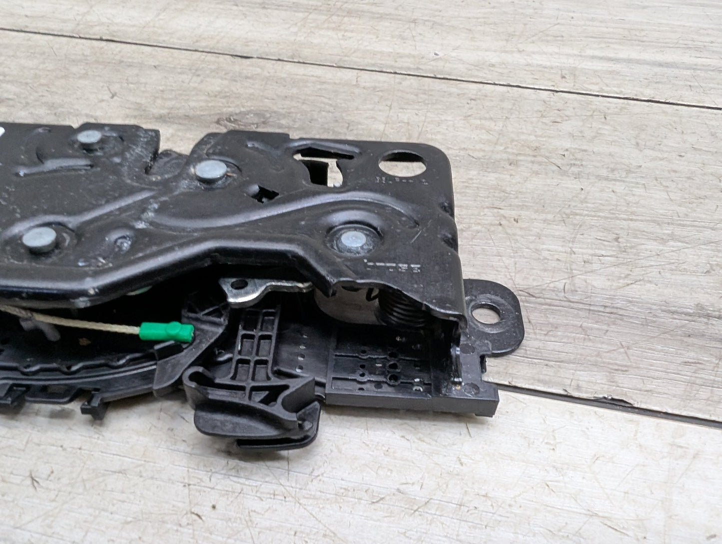 2017-2023 BMW M550i xDrive G30 Liftgate Trunk Lid Liftgate Lock Latch Actuator 7441014